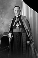 Bischof Josef Gargitter, Kniebild. 