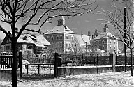 Südwestansicht der Hofburg im Winter von der Verdistraße in den Angerfeldern aus. 