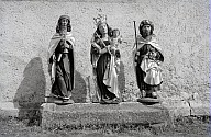 Kirche Sankt Jakob in Kastelaz: Schnitzfiguren vom Hochaltar: Sankt Anton Abt, Maria mit Christkind, Sankt Jakob. 