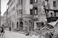 Ein von Bomben zerstörtes Gebäude. 