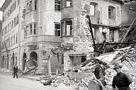 Ein von Bomben zerstörtes Gebäude. 
