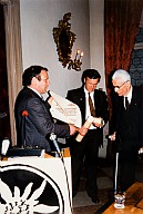 Silvius Magnago in occasione della festa per il suo 30° anniversario da presidente di partito della SVP