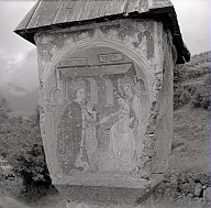 Edicola votiva presso la cappella di Santa Caterina: raffigurazione sposalizio di Santa Caterina (nicchia a est)