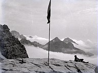 Cima Lasteri con veduta verso il Pizzo Gallino dal rifugio Tosa.