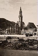 Der von der Explosion zerstörte Dom und Trümmerhäufen am Waltherplatz 