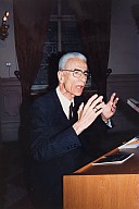 Silvius Magnago durante il discorso per il suo trentesimo anniversario in veste di Presidente della SVP