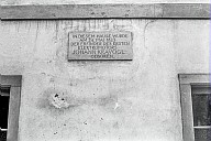 Targa commemorativa sulla facciata della residenza Rosengarten (casa natale di Johann Kravogl)