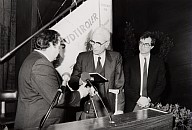 Silvius Magnago, Rudolf Hölzl e Werner Frick durante la riunione generale del HGV
