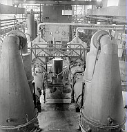 impianto di produzione con cartelli di antinfortunistica